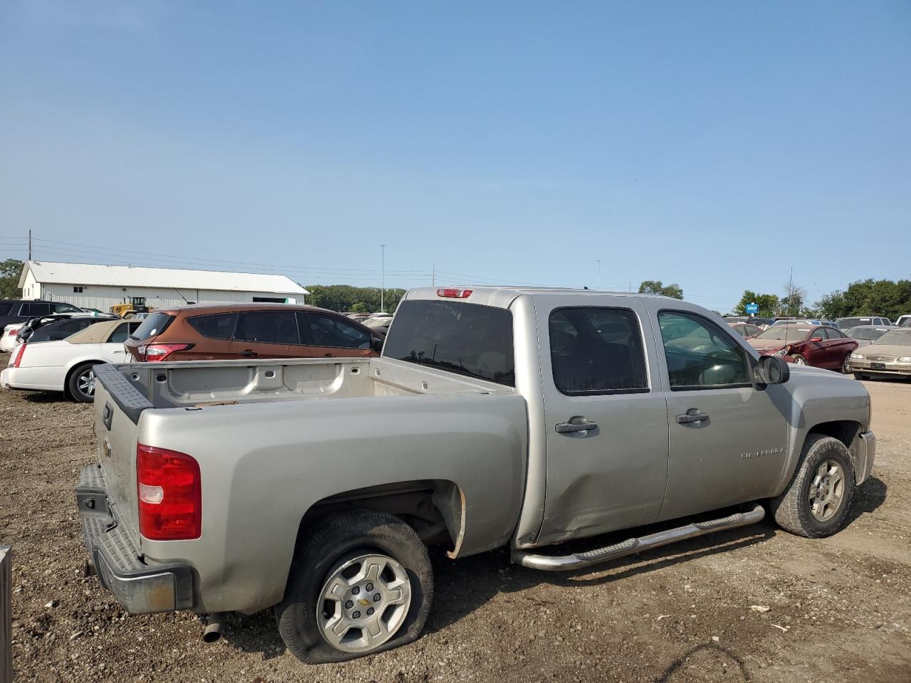 2007 Chevrolet Silverado - Image 3