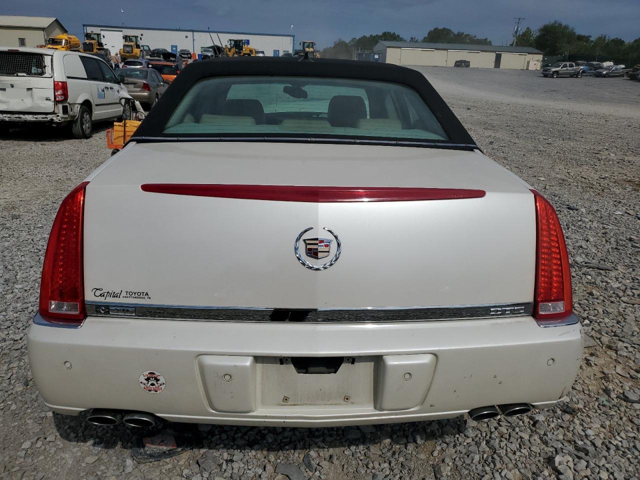 1G6KH5E65BU122461 2011 Cadillac Dts Premium Collection