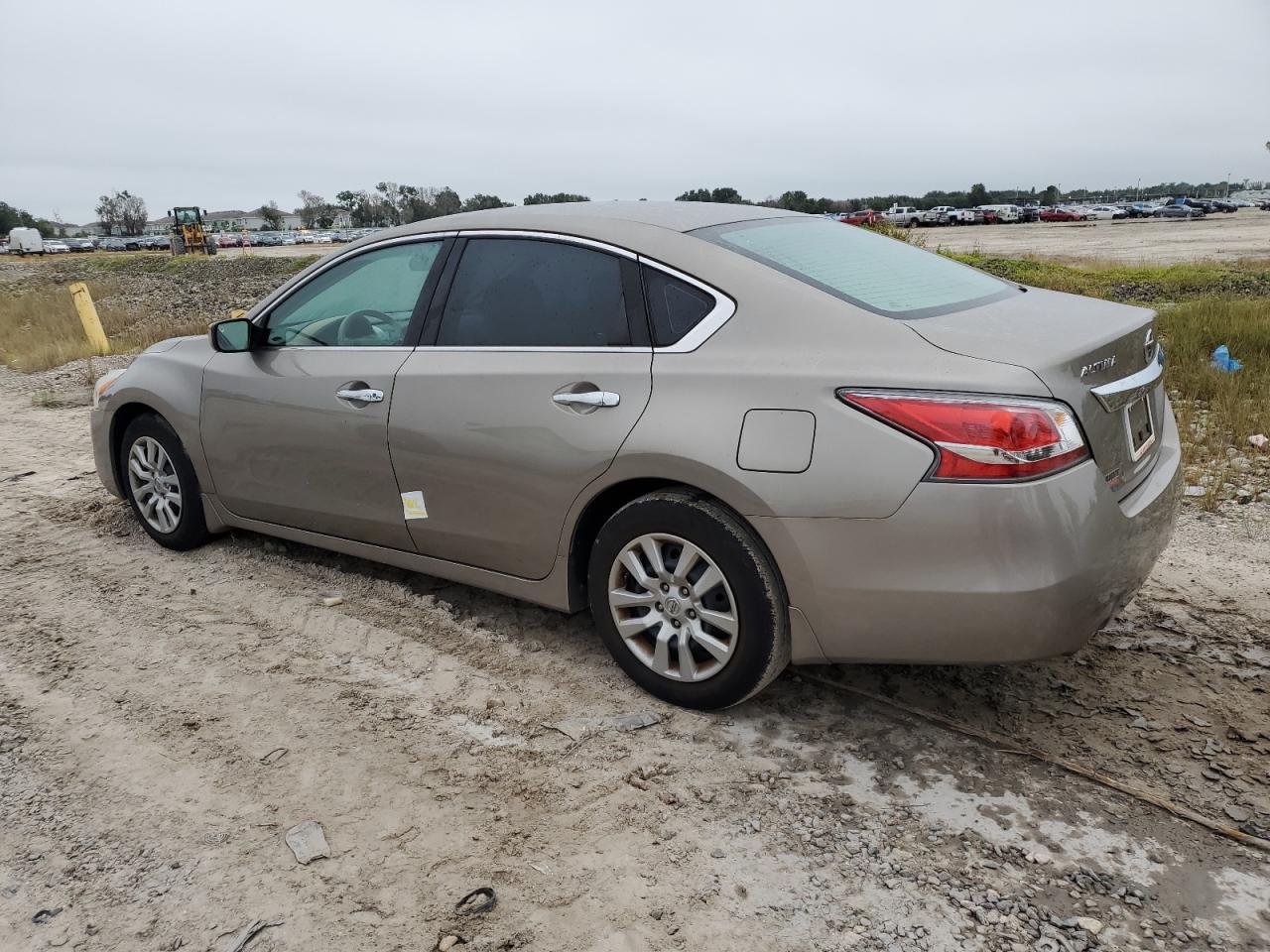 2015 Nissan Altima - Image 2