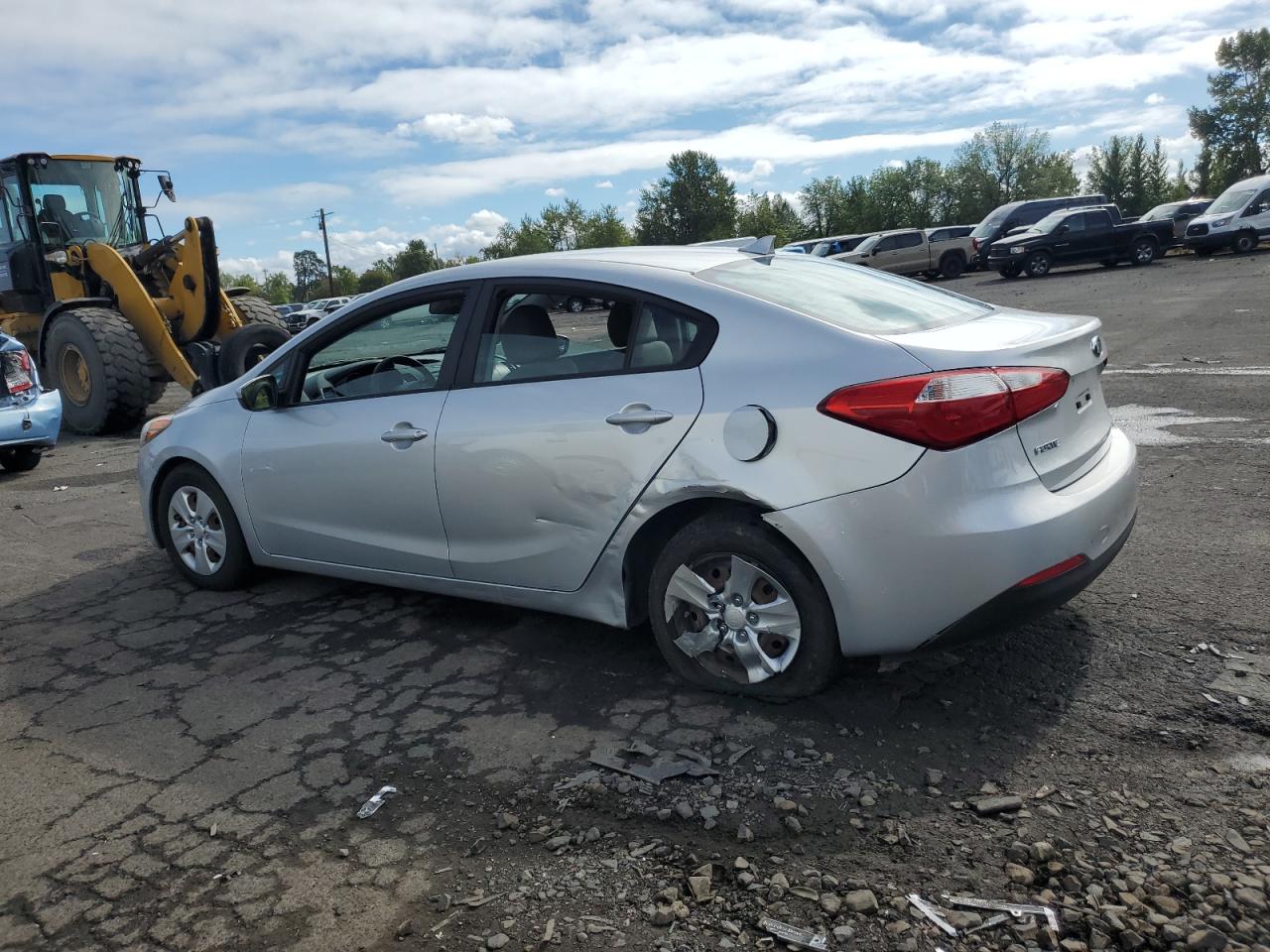 VIN KNAFK4A60G5510857 2016 KIA FORTE no.2