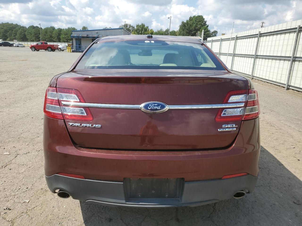 1FAHP2E89FG148498 2015 Ford Taurus Sel