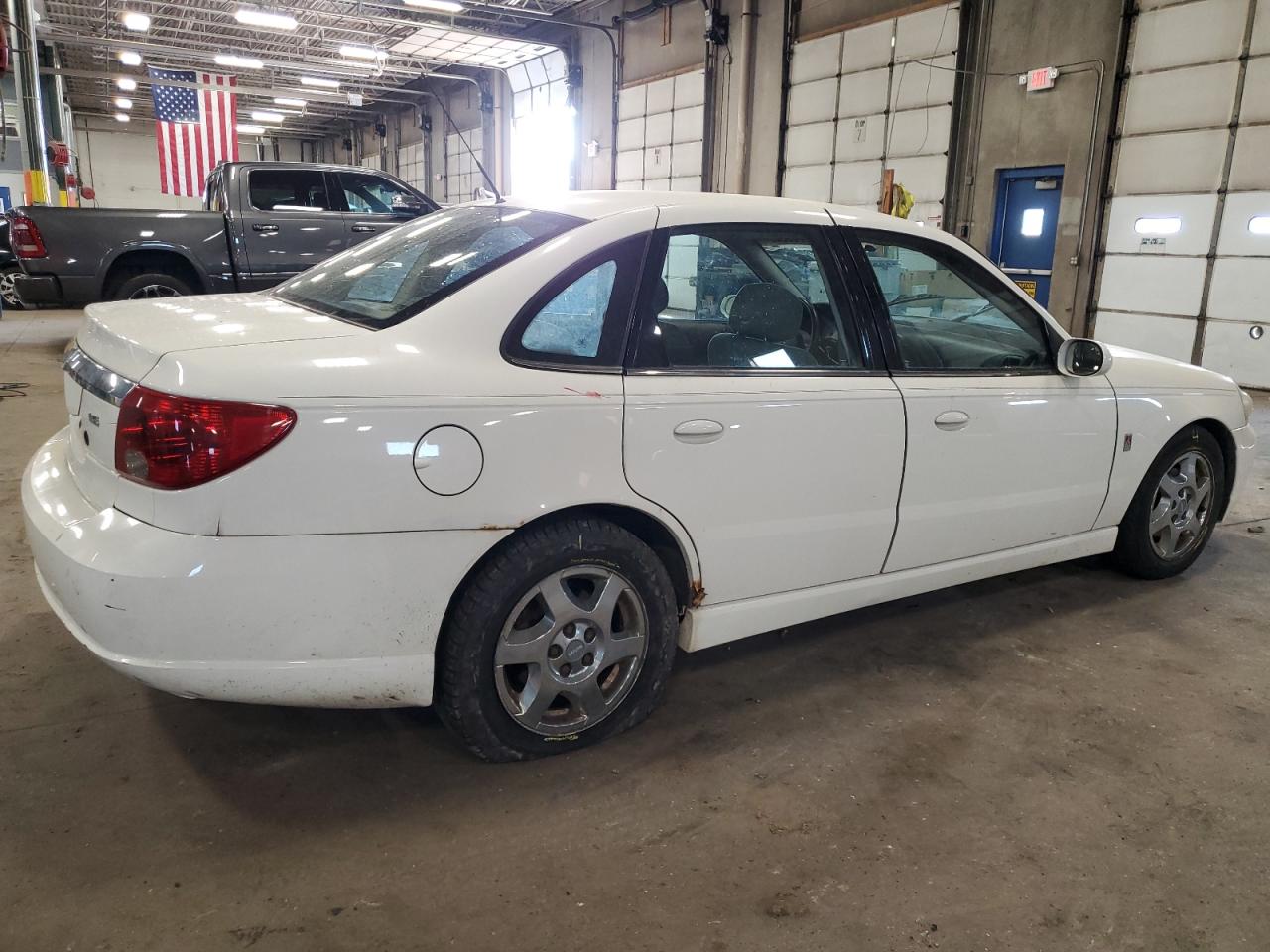 2003 Saturn LW - Image 3