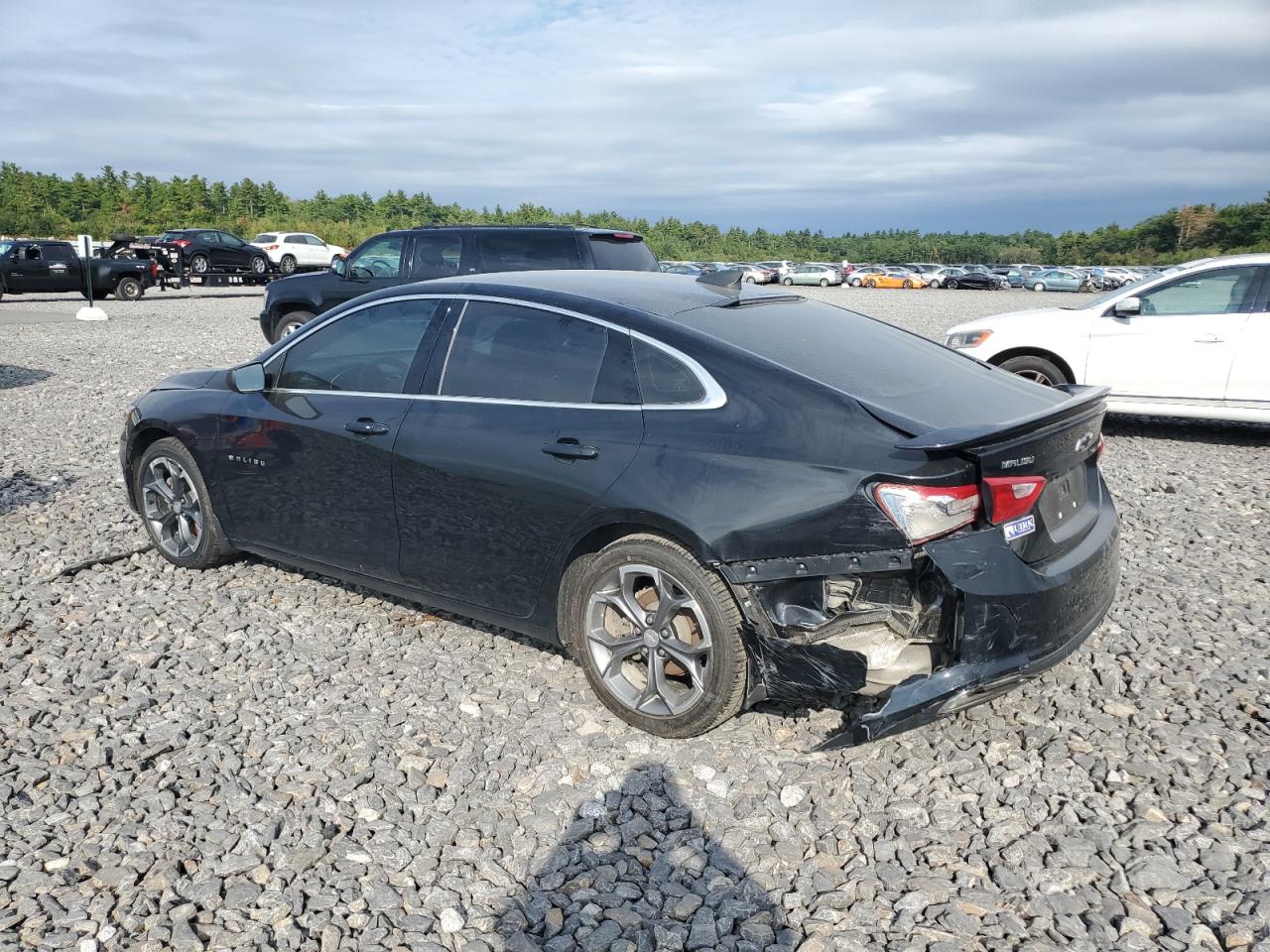 2019 Chevrolet Malibu - Image 2