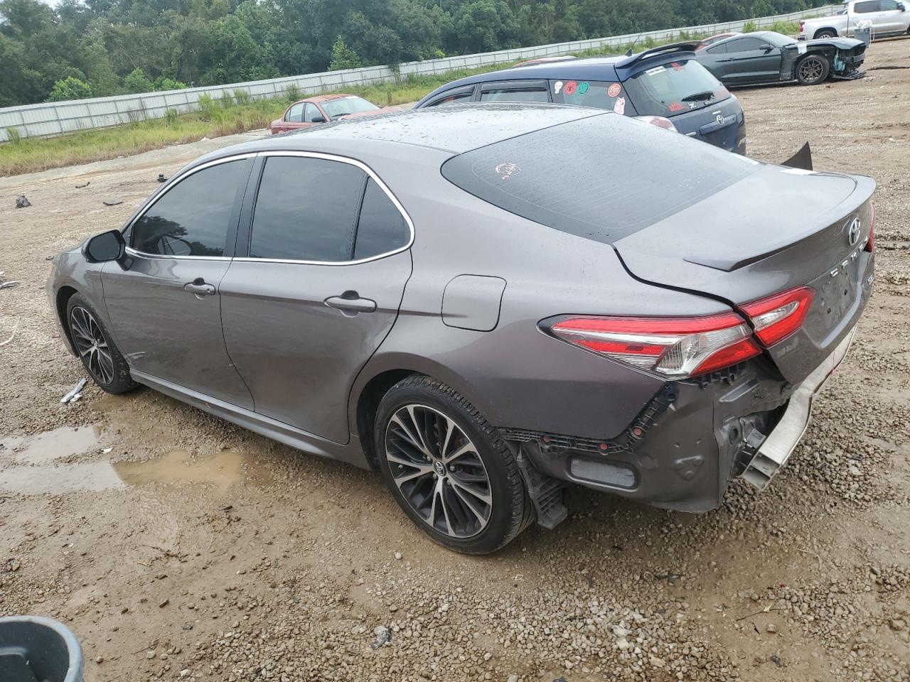 4T1B11HK3JU007547 2018 TOYOTA CAMRY - Image 2