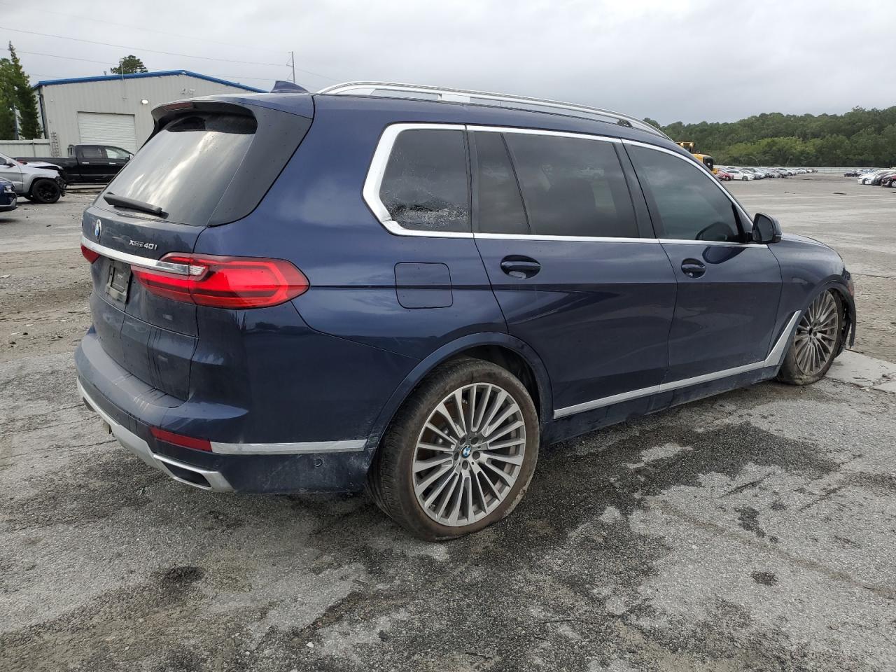 2021 BMW X7 - Image 3