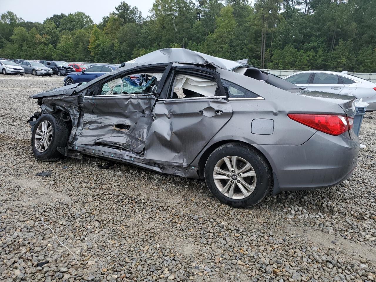 2012 Hyundai Sonata - Image 2