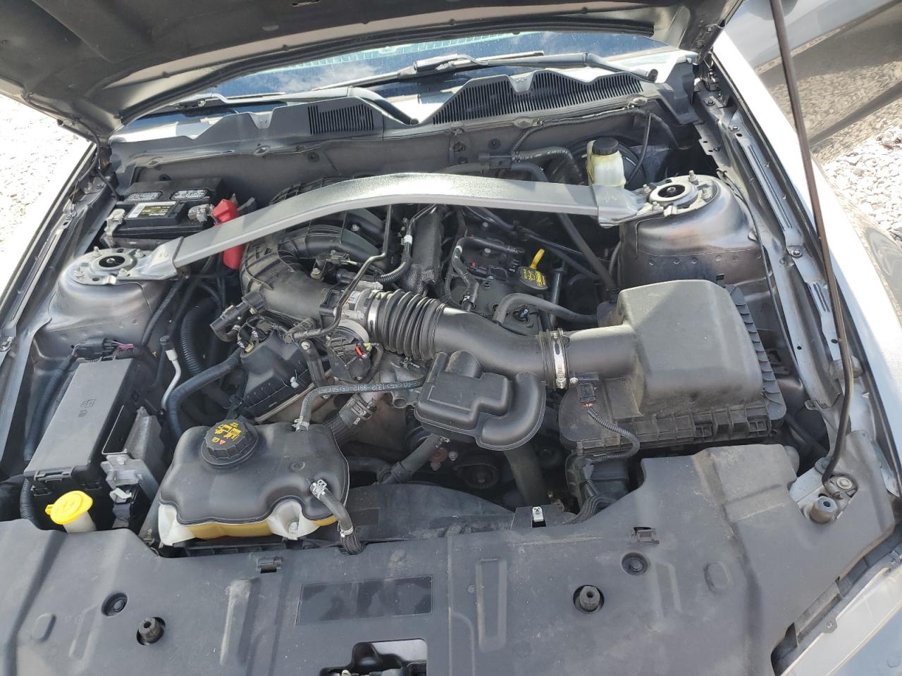 2013 Ford Mustang - Image 12