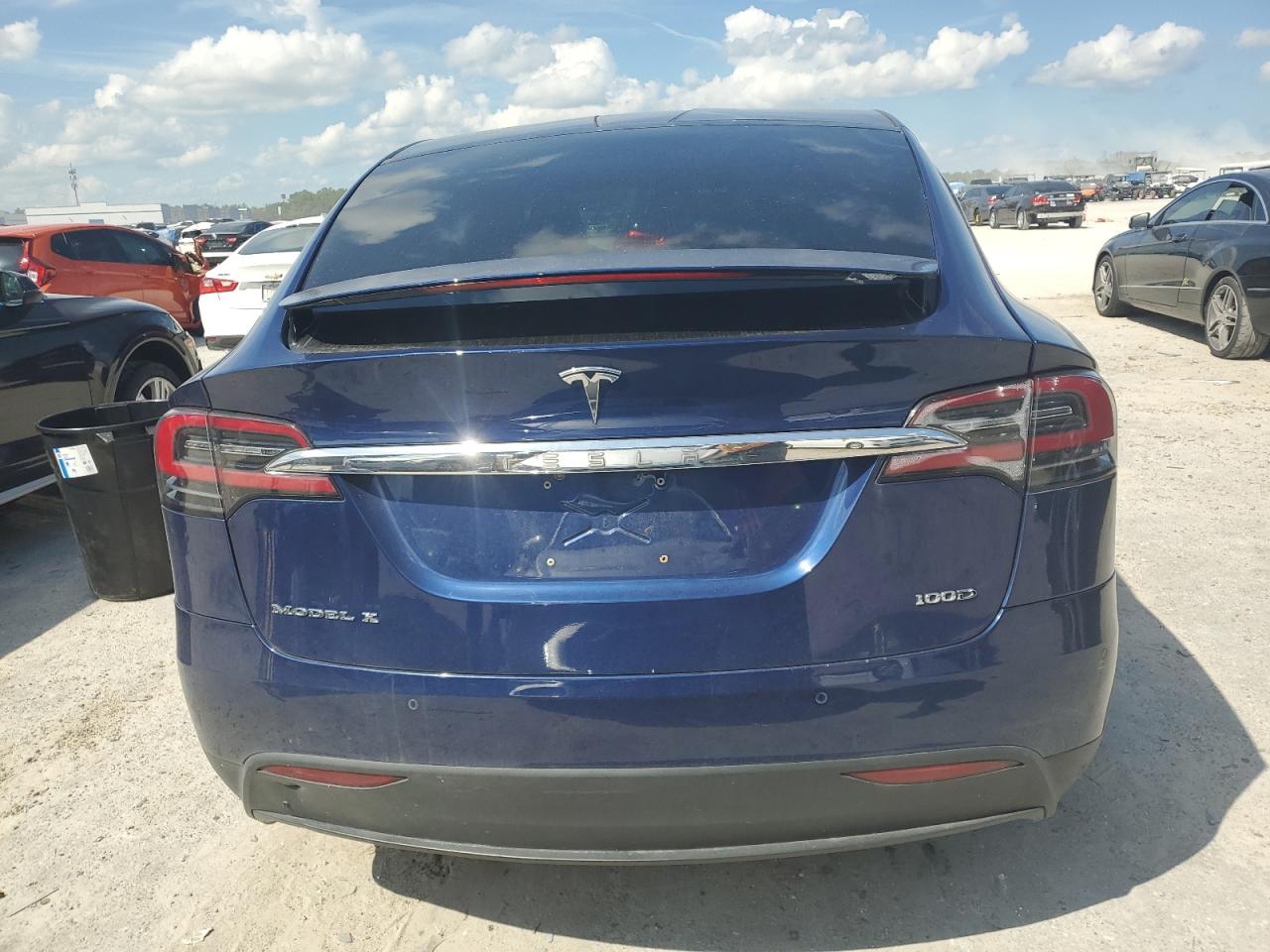 2017 Tesla Model X VIN: 5YJXCBE24HF057715 Lot: 73150124