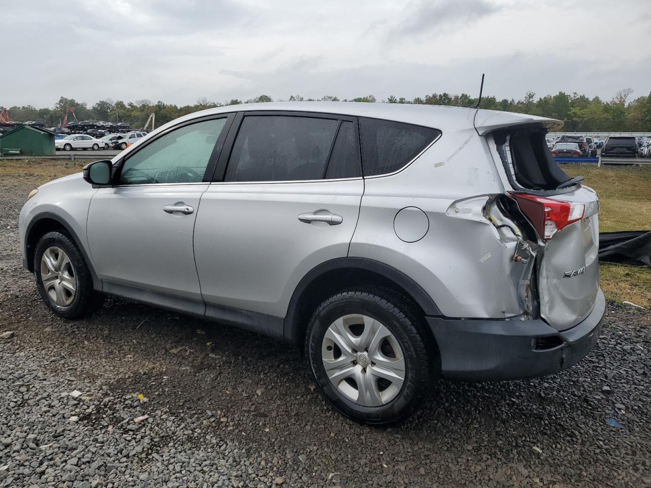 2T3BFREV0DW010979 2013 Toyota Rav4 Le