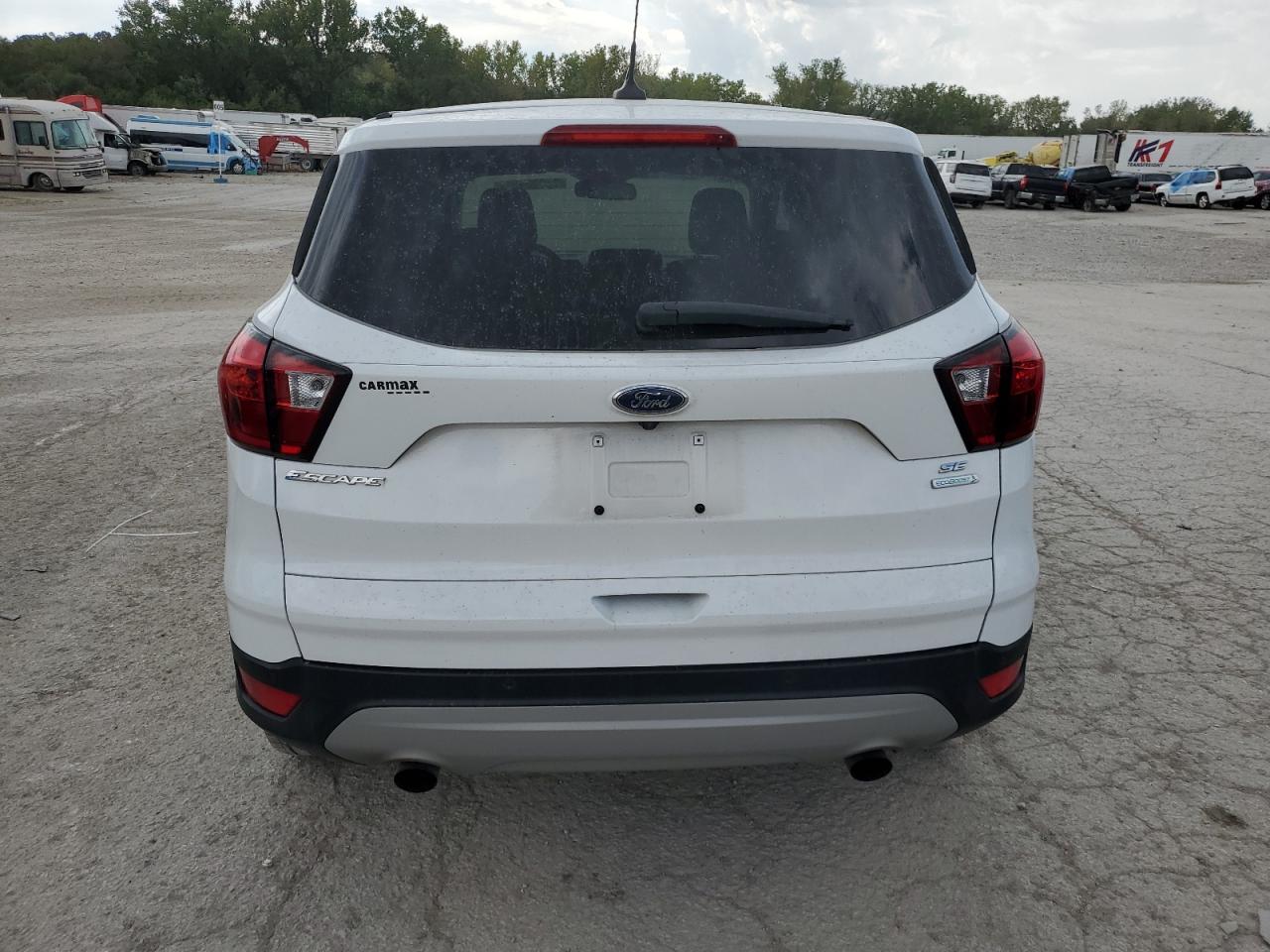 1FMCU0GD3KUB64957 2019 Ford Escape Se