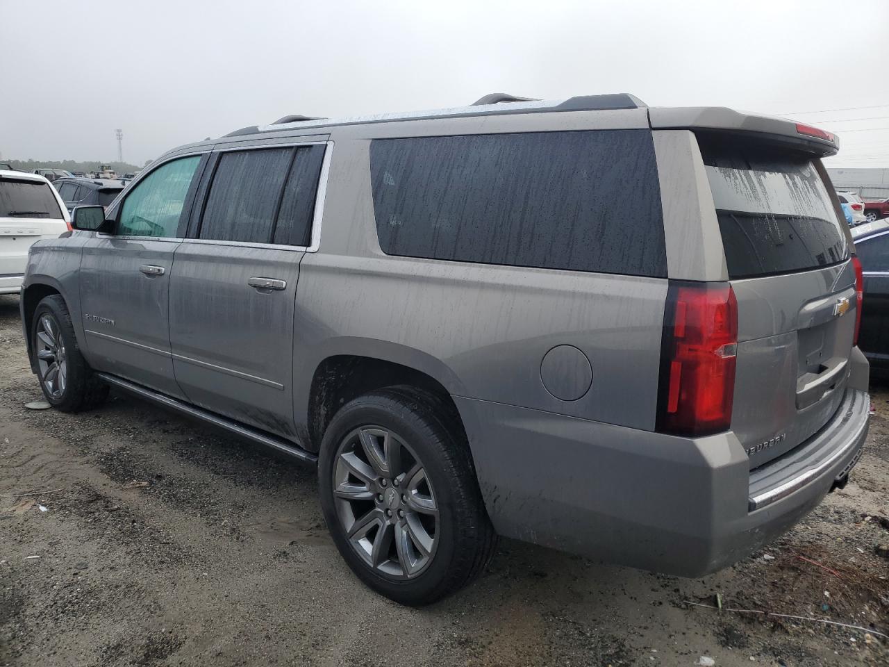 1GNSKJKC7JR128840 2018 CHEVROLET SUBURBAN - Image 2