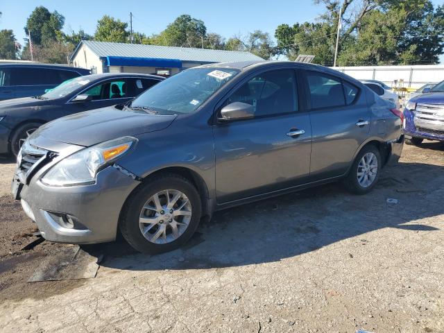 2017 Nissan Versa S للبيع في Wichita، KS - Front End