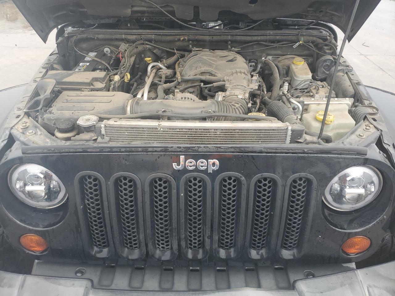 1C4BJWDG3DL553097 2013 Jeep Wrangler Unlimited Sport