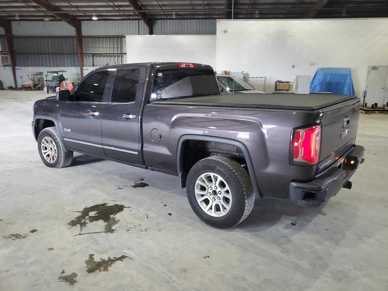 2016 GMC Sierra - Image 2