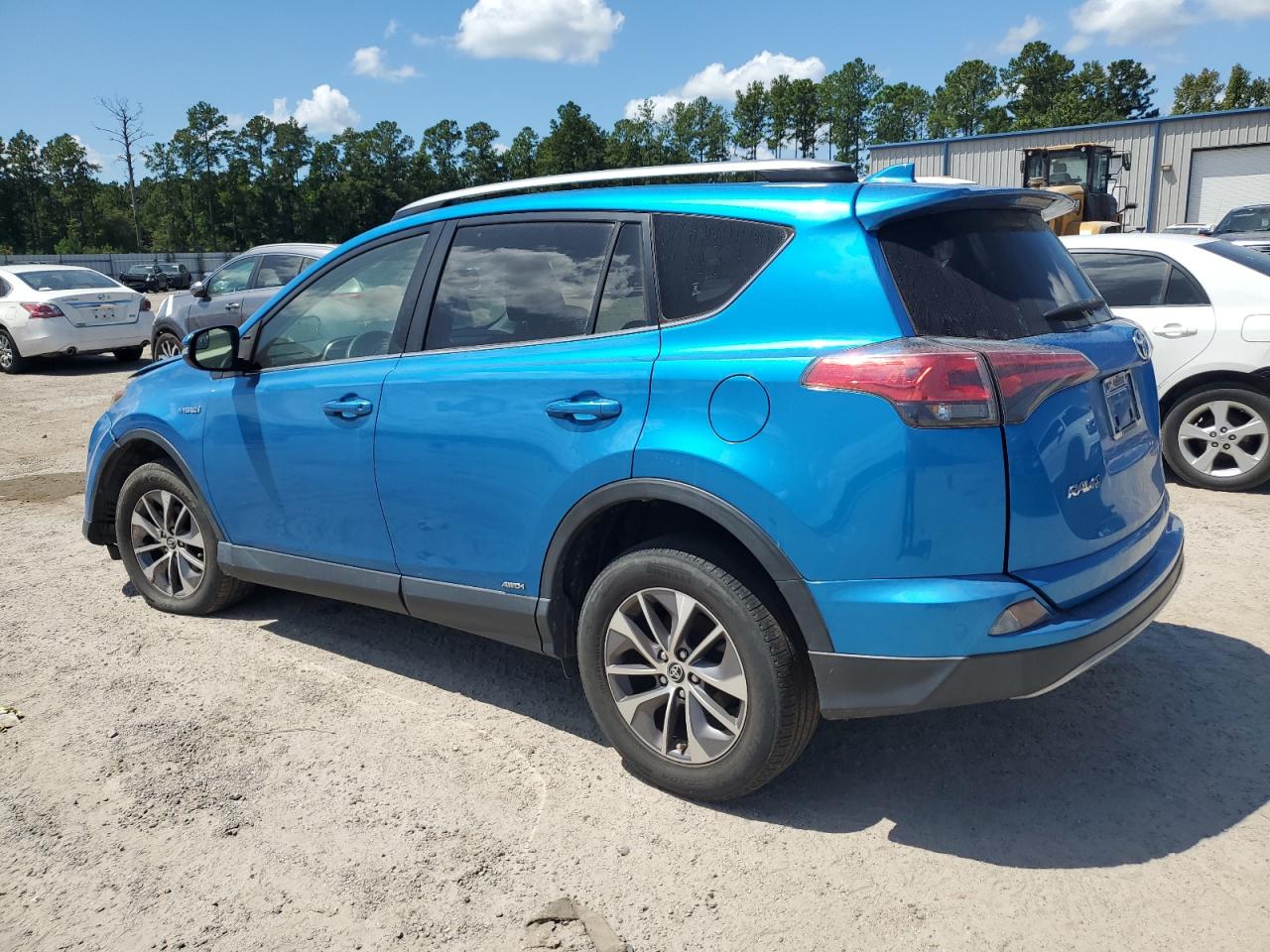 VIN JTMRJREV0JD259207 2018 TOYOTA RAV4 no.2