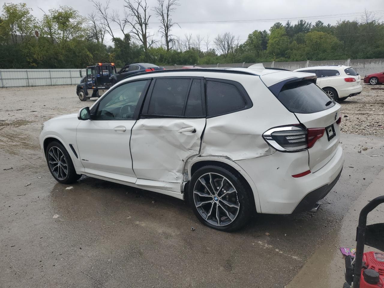 VIN 5UXTR9C50JLC82107 2018 BMW X3 no.2