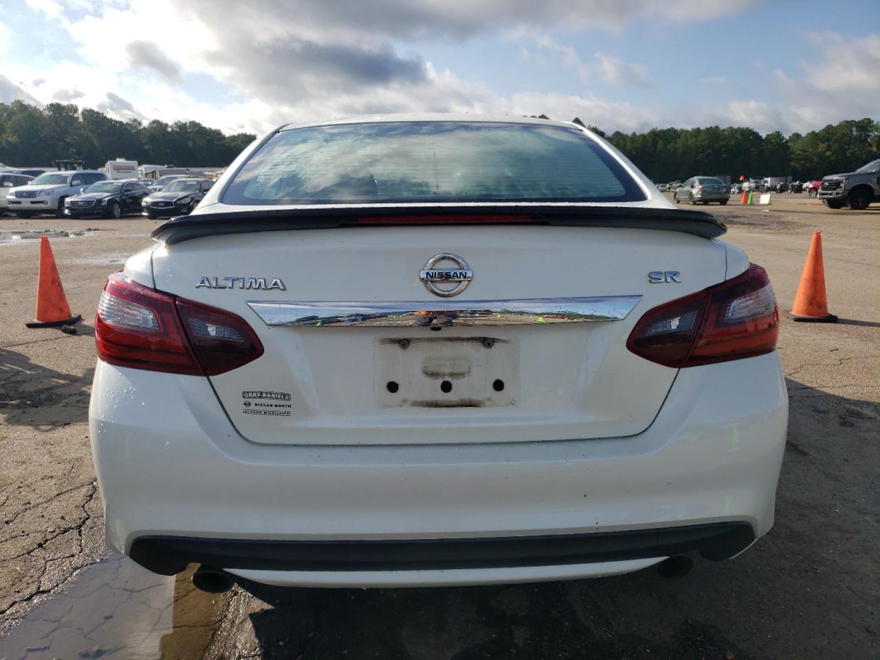 2017 Nissan Altima - Image 6