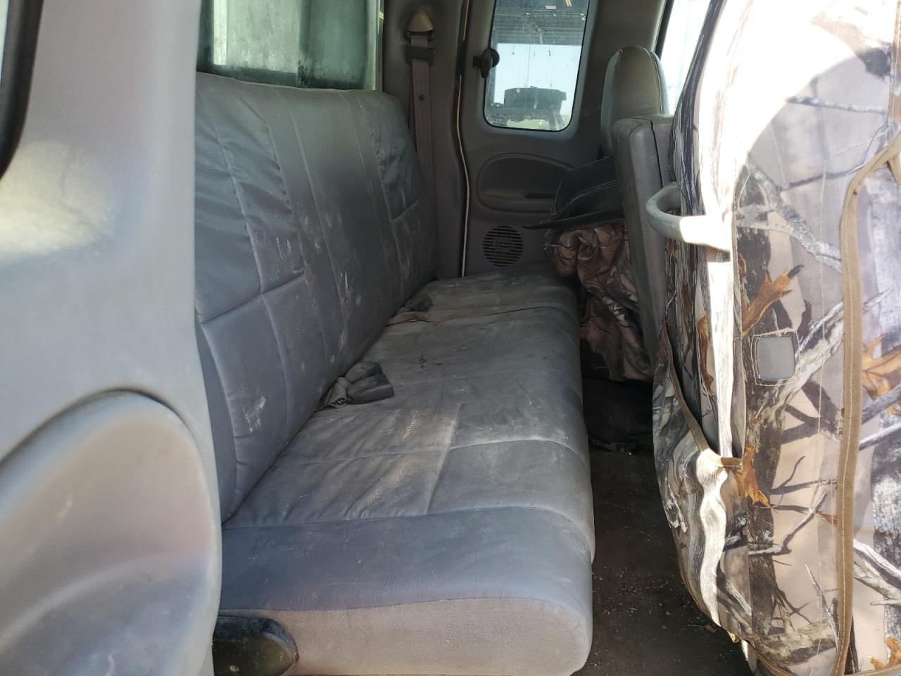 1B7MC3364WJ233862 1998 Dodge Ram 3500