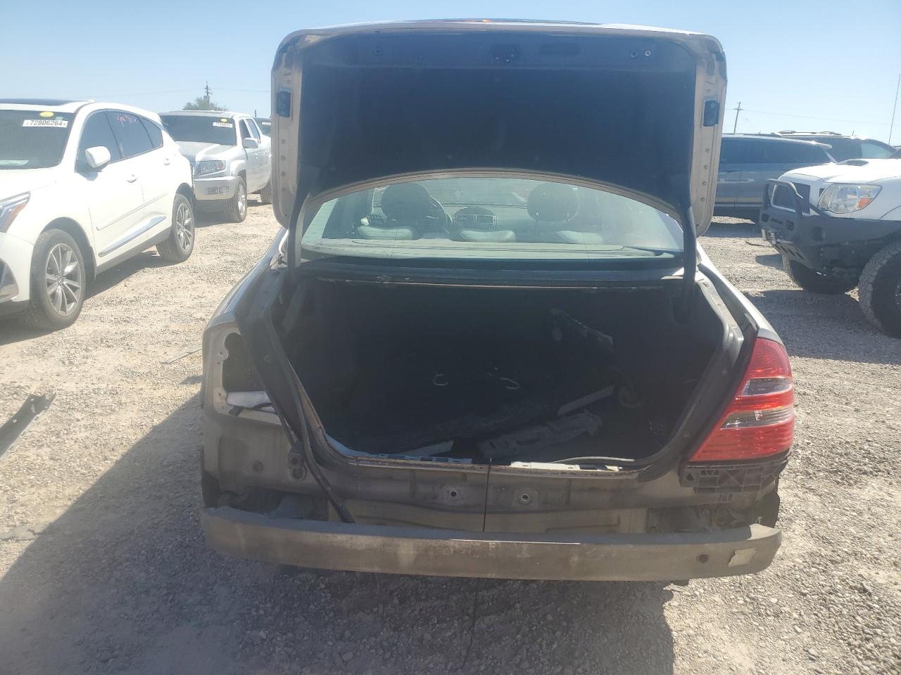 WDBUF65J04A507290 2004 Mercedes-Benz E 320