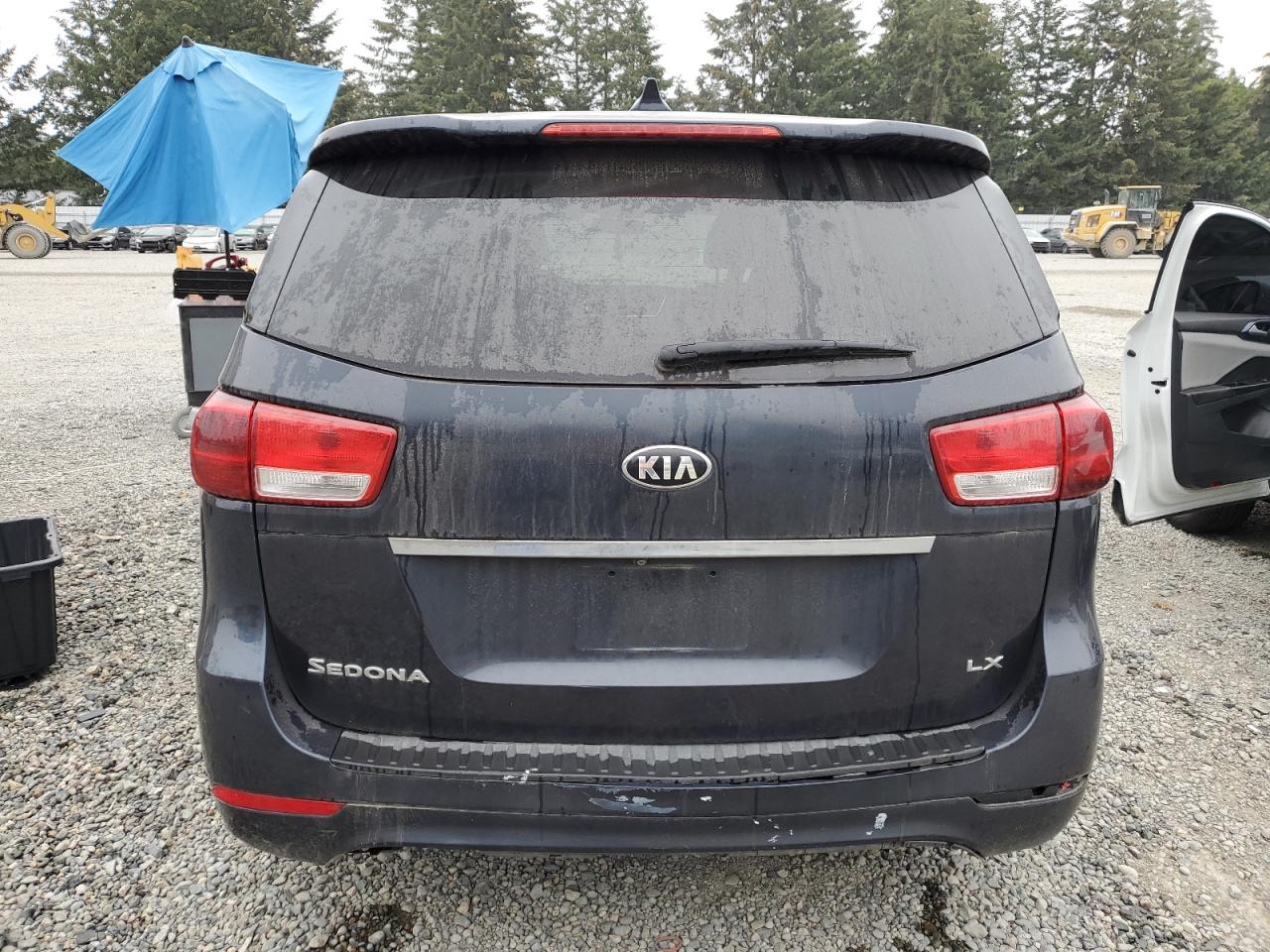 KNDMB5C17H6219799 2017 Kia Sedona Lx