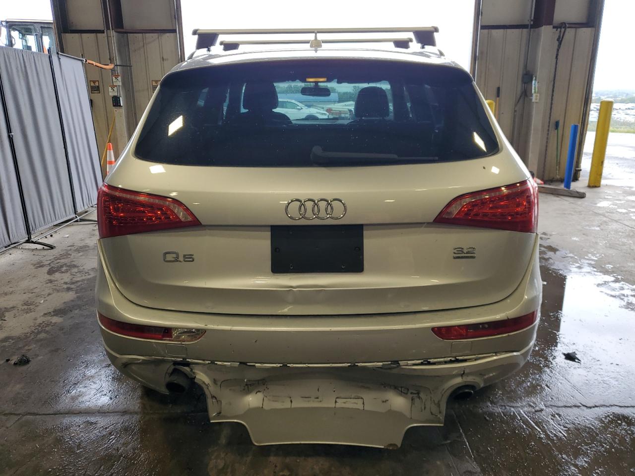 WA1CKAFP9AA109256 2010 Audi Q5 Premium