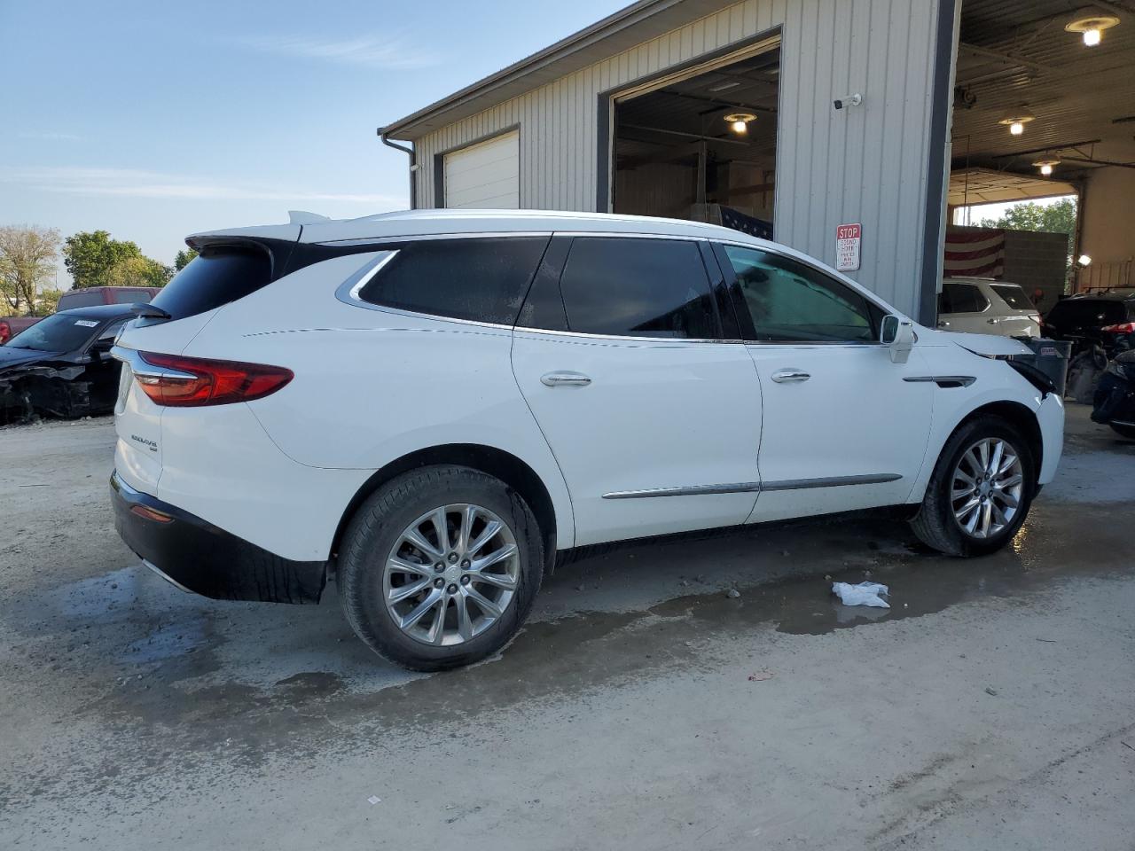 2018 Buick Enclave Essence VIN: 5GAEVAKW8JJ132371 Lot: 72008474