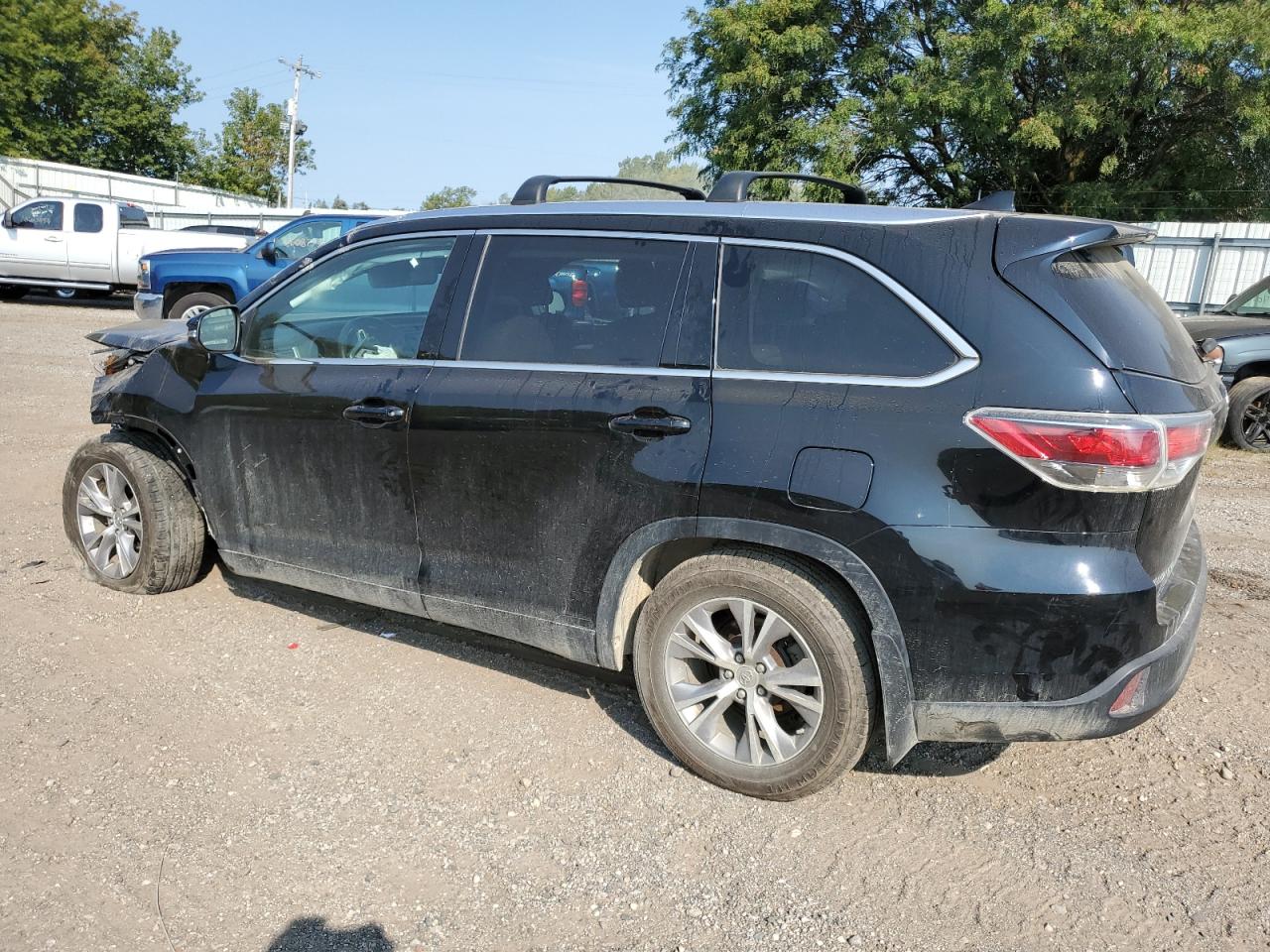 2015 Toyota Highlander Xle VIN: 5TDJKRFH9FS153885 Lot: 70915224