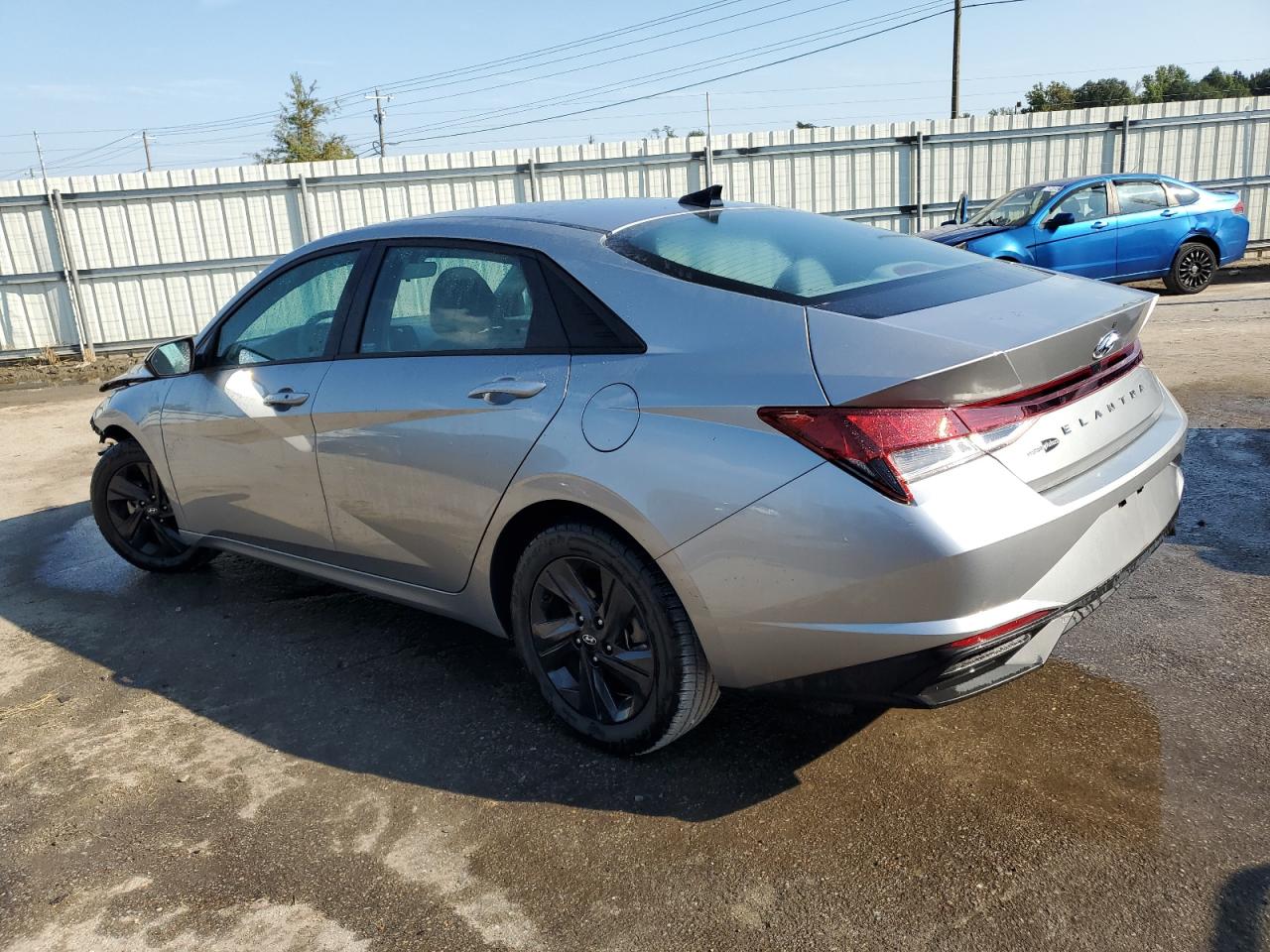 2022 Hyundai Elantra - Image 2