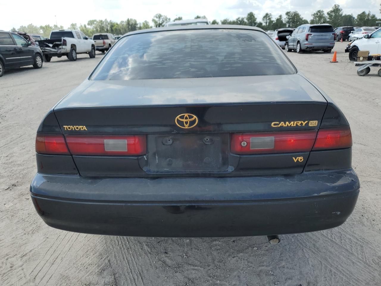 4T1BF28K2WU051876 1998 Toyota Camry Ce