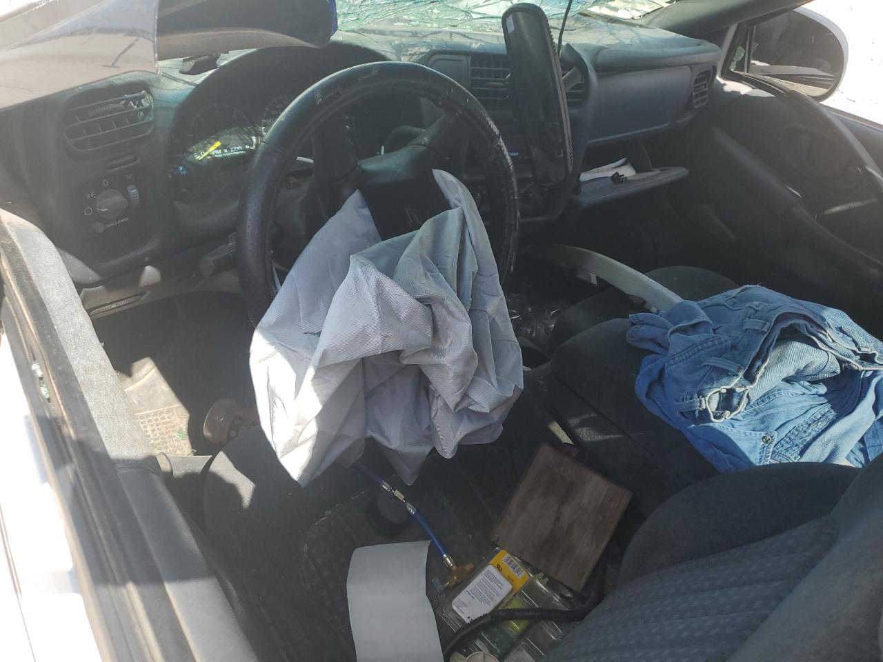 2000 Chevrolet S-10 Pickup - Image 8