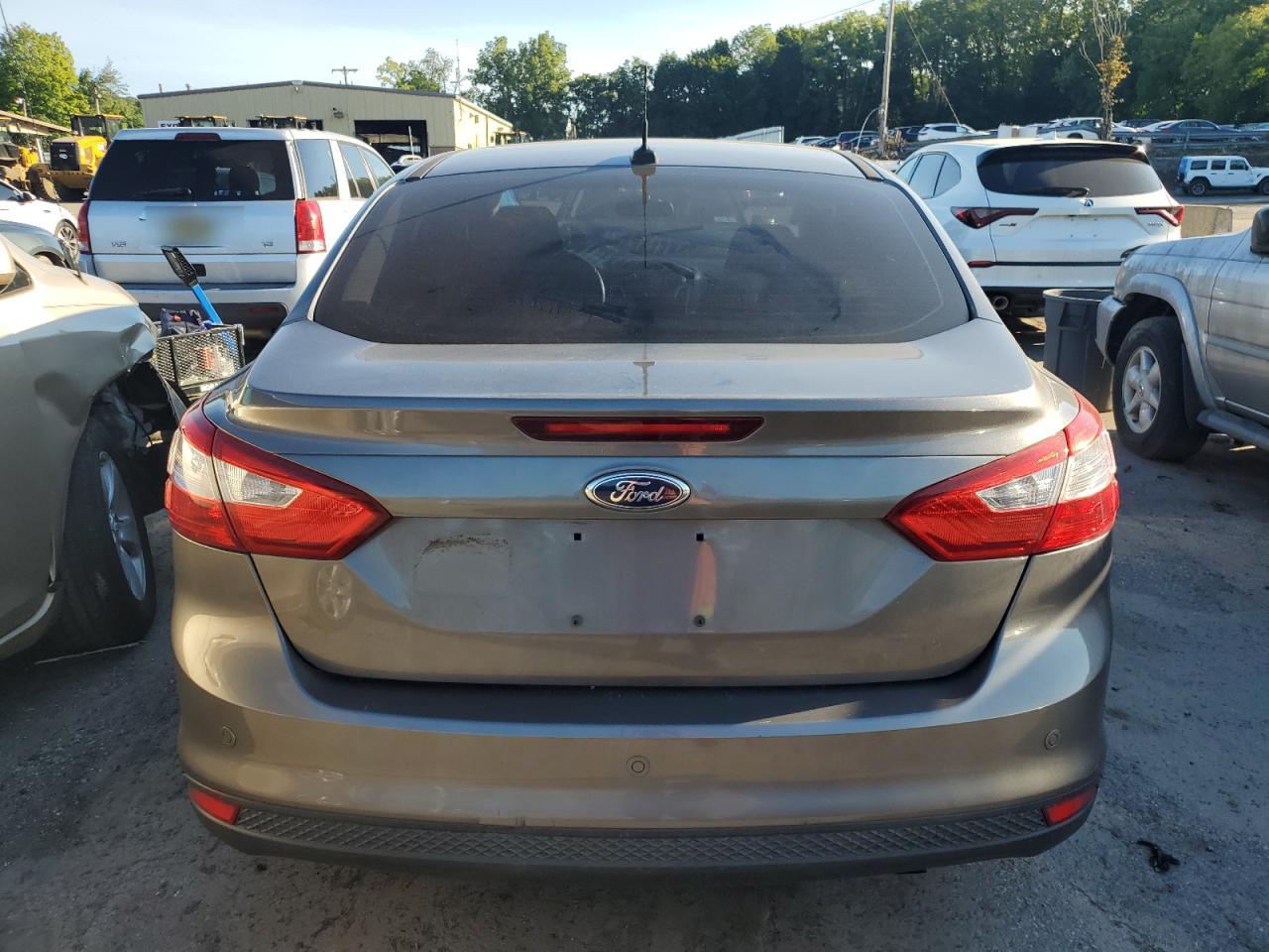 1FADP3F23DL274472 2013 Ford Focus Se