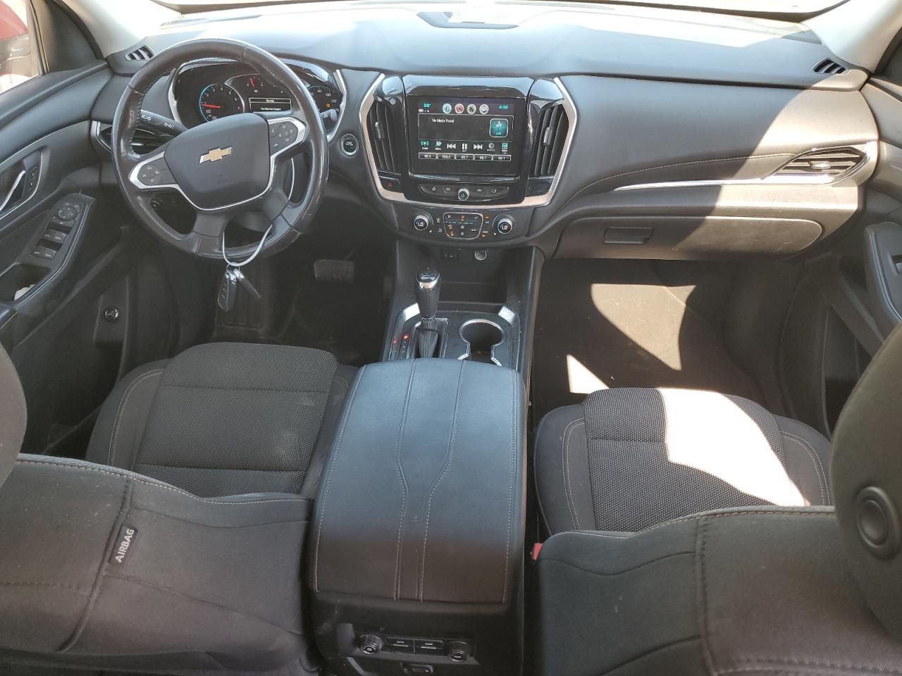 1GNERGKW1JJ222877 2018 Chevrolet Traverse Lt