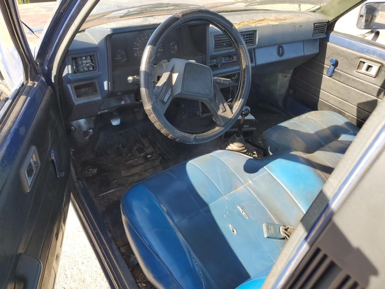 1986 Toyota Pickup 1/2 Ton Rn55 VIN: JT4RN55R9G0218204 Lot: 73337134