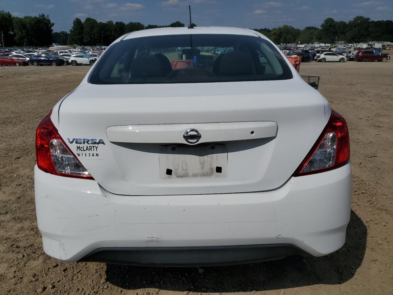 2017 Nissan Versa S VIN: 3N1CN7APXHL888664 Lot: 71207154