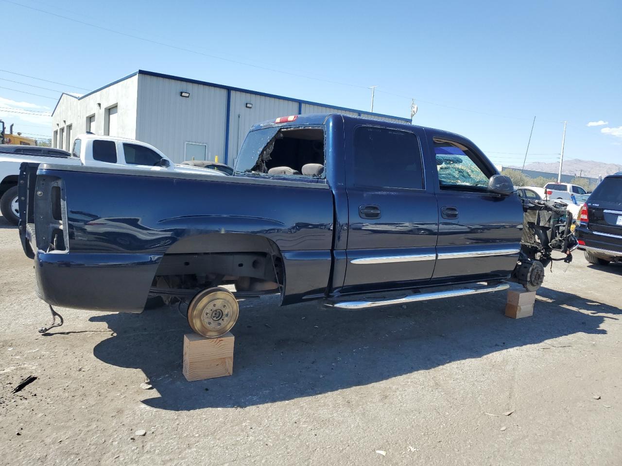 2005 GMC Sierra - Image 3