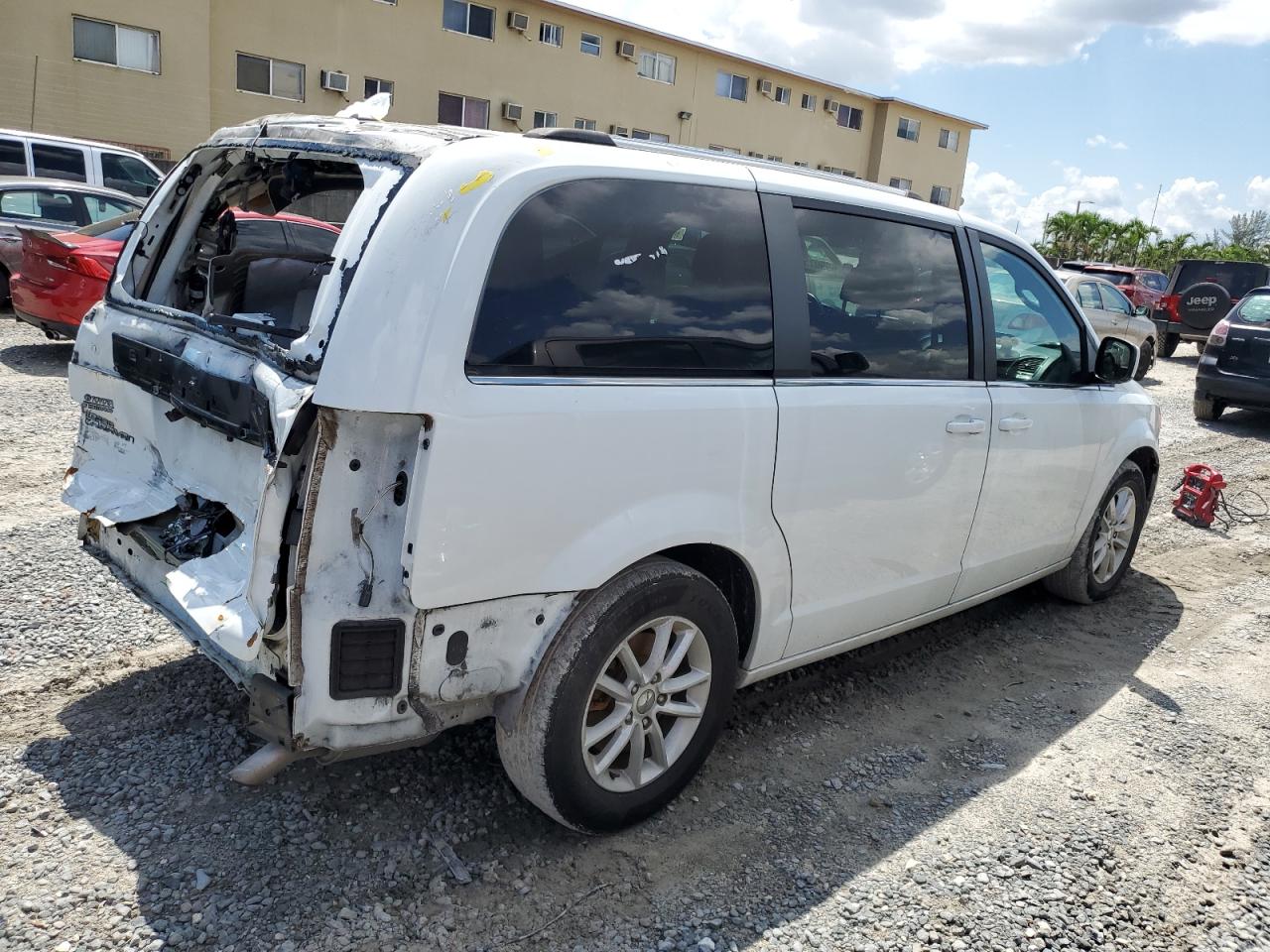 2018 Dodge Caravan - Image 3