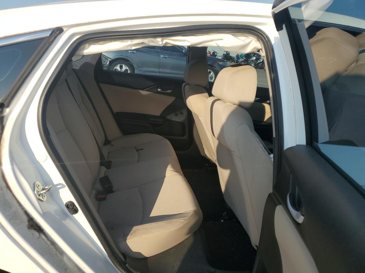 19XFC2F54GE015988 2016 Honda Civic Lx