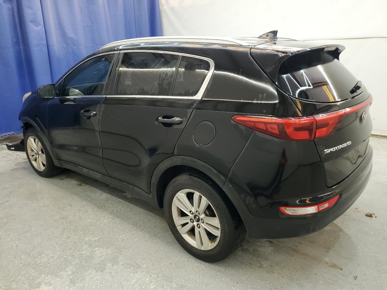 KNDPM3ACXH7204305 2017 KIA SPORTAGE - Image 2