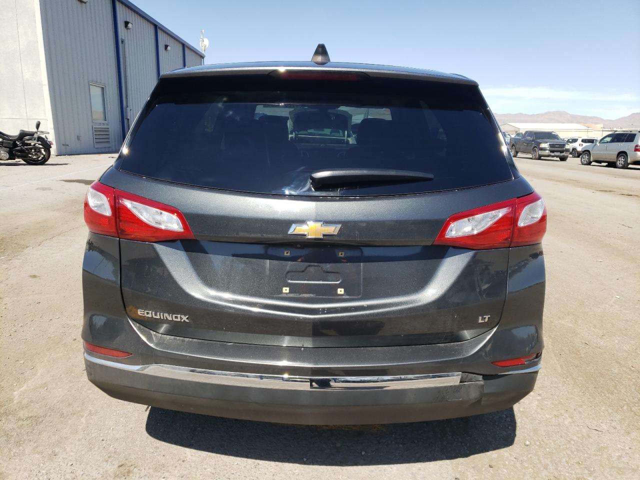 3GNAXJEV6JL395274 2018 Chevrolet Equinox Lt