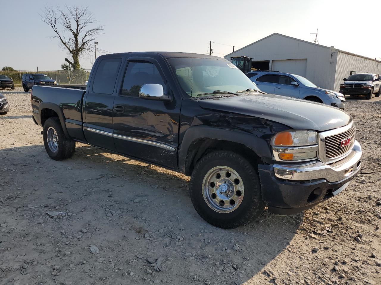 2005 GMC Sierra - Image 4