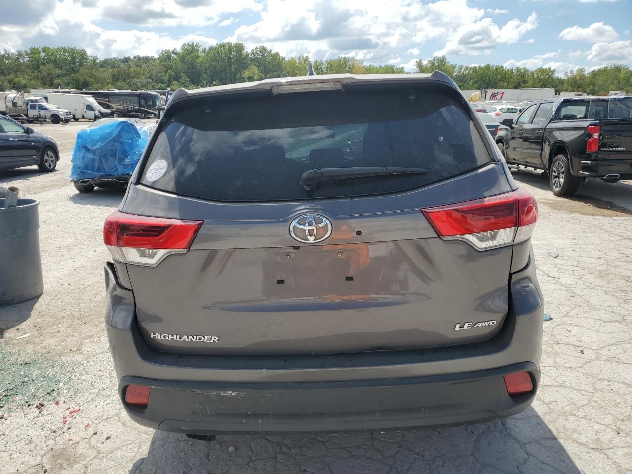 2018 Toyota Highlander Le VIN: 5TDBZRFH0JS838611 Lot: 71614914