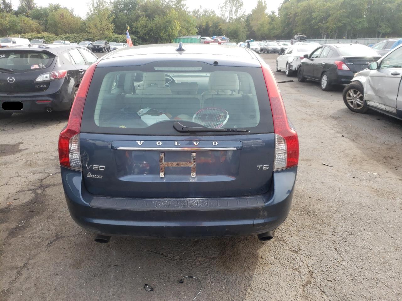 YV1672MW6B2607845 2011 Volvo V50 T5