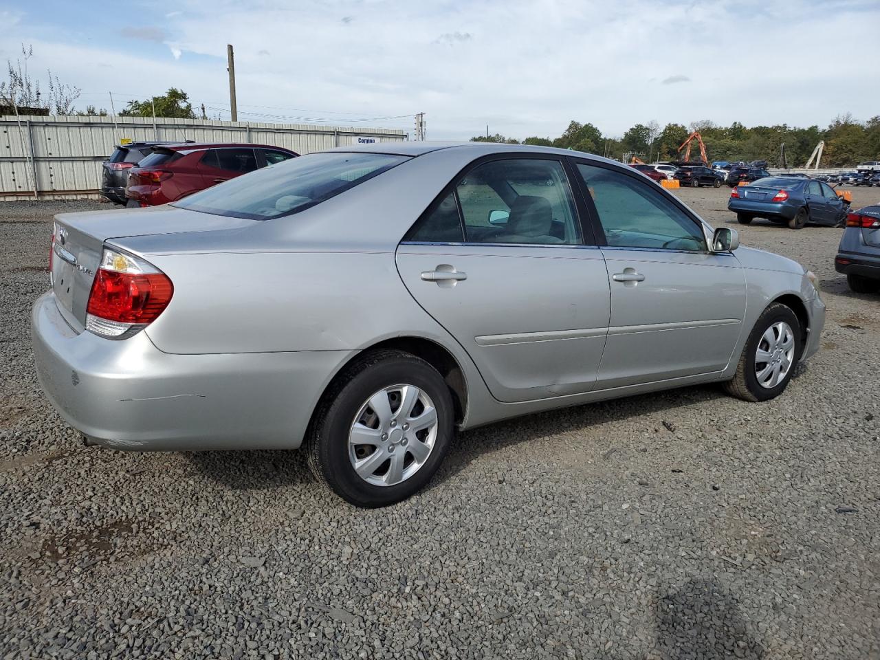 2005 Toyota Camry - Image 3