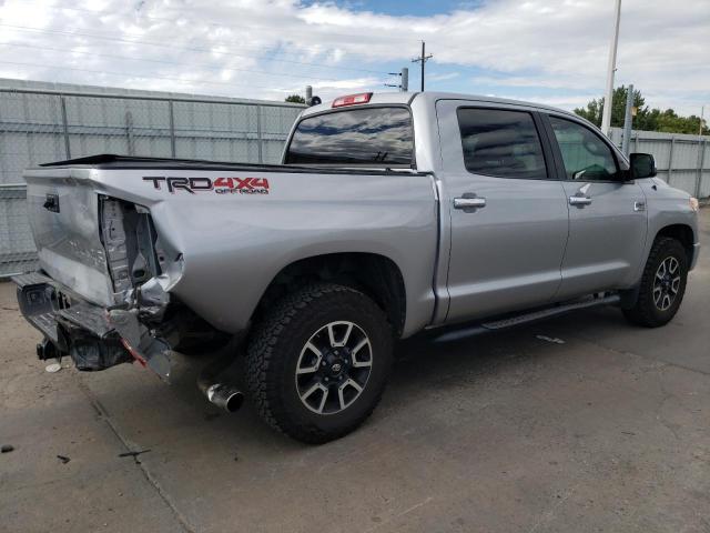  TOYOTA TUNDRA 2017 Srebrny