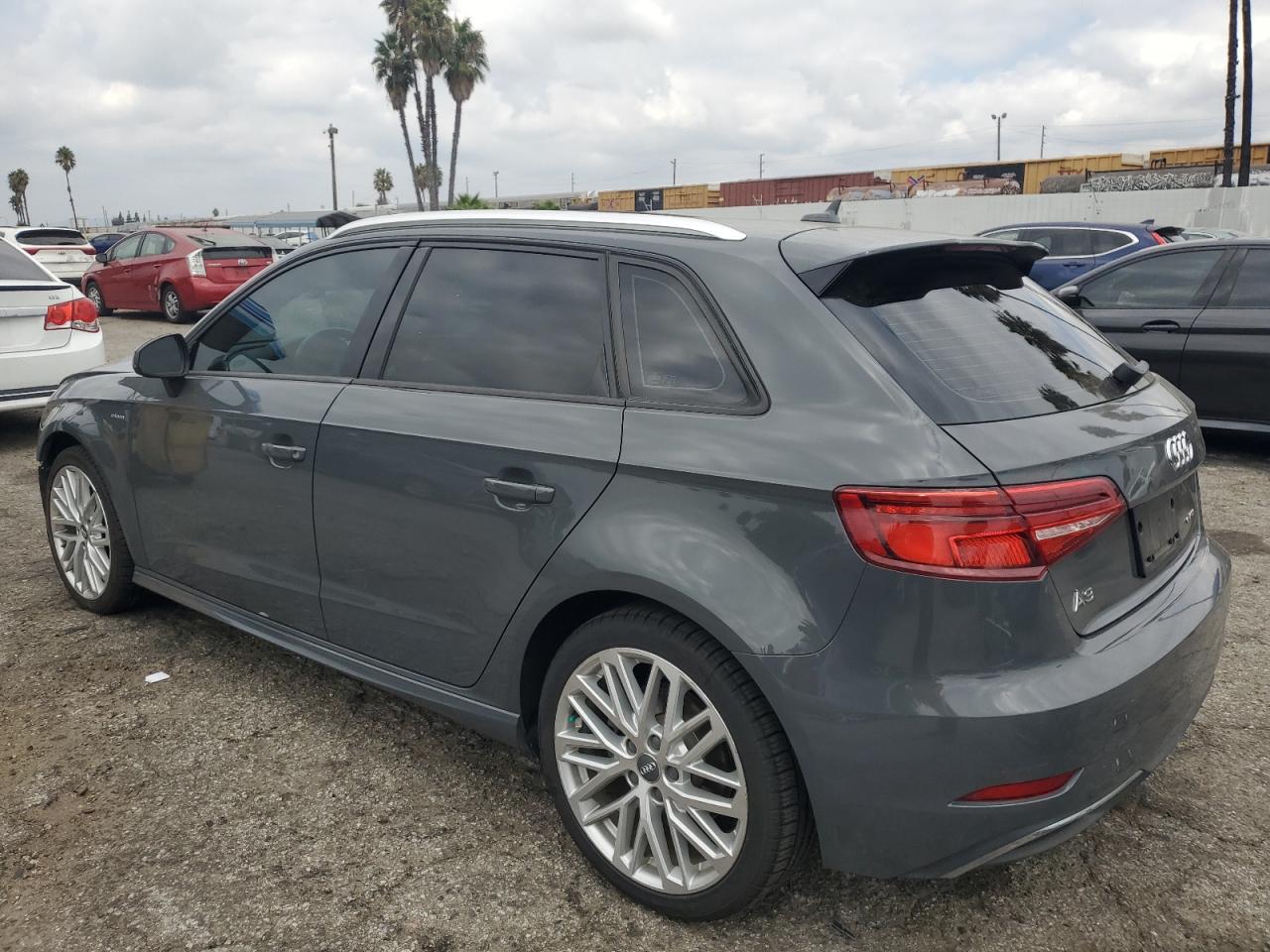 2018 Audi A3 E-Tron Premium VIN: WAUUPBFF5JA060952 Lot: 71446104