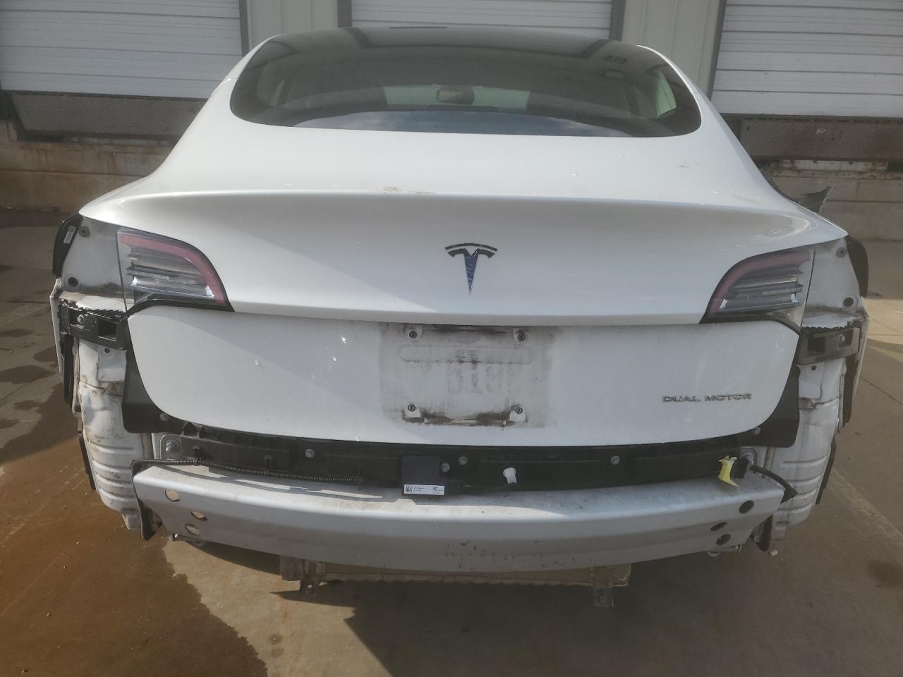 2018 Tesla Model 3 VIN: 5YJ3E1EB0JF088999 Lot: 72152304