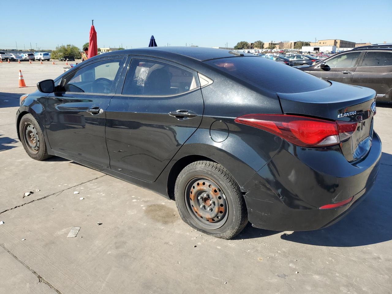 5NPDH4AE8GH695921 2016 HYUNDAI ELANTRA - Image 2