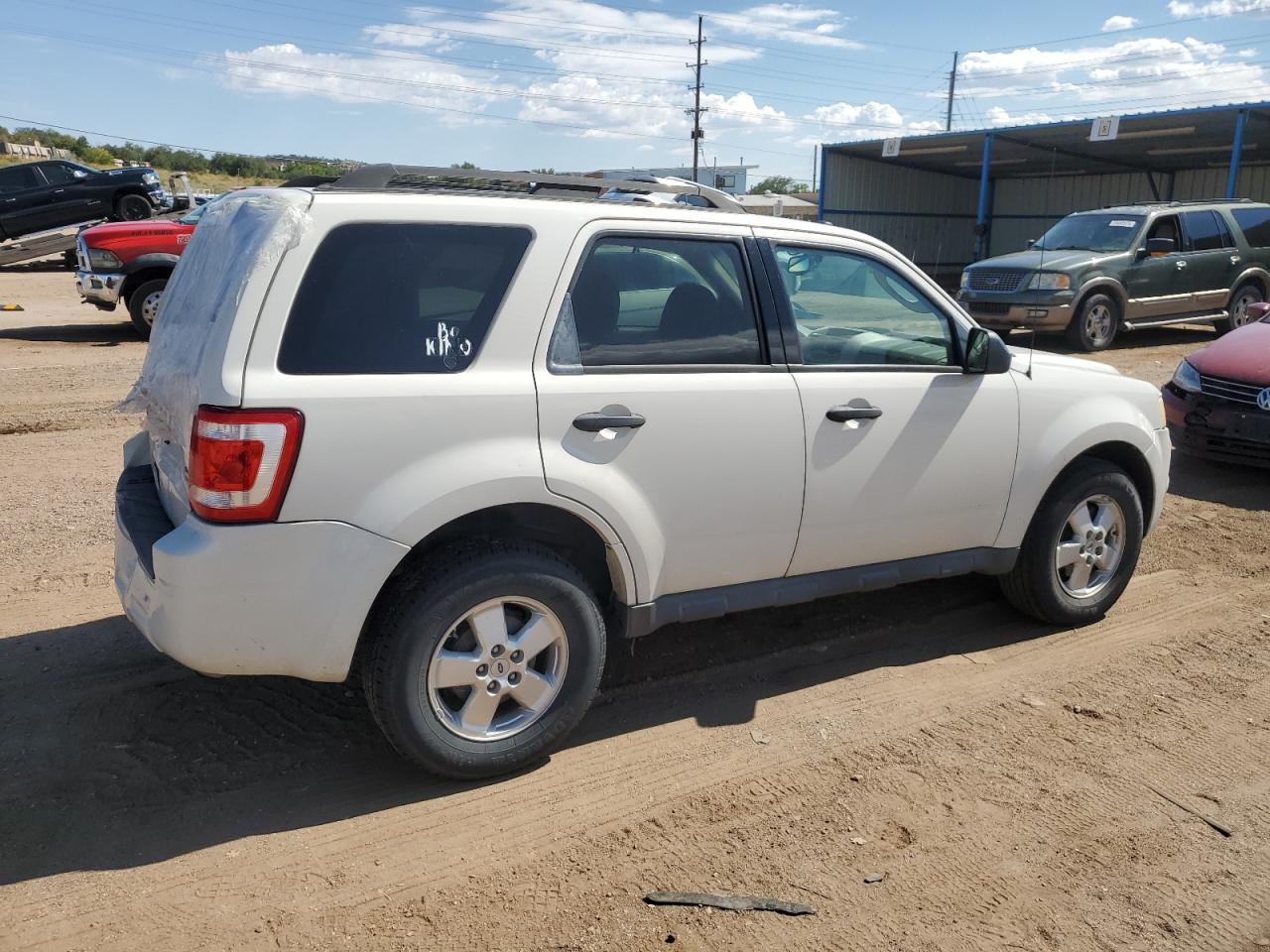 2010 Ford Escape - Image 3