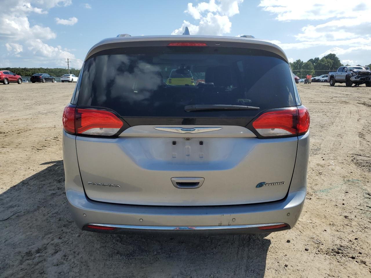 2017 Chrysler Pacifica - Image 6