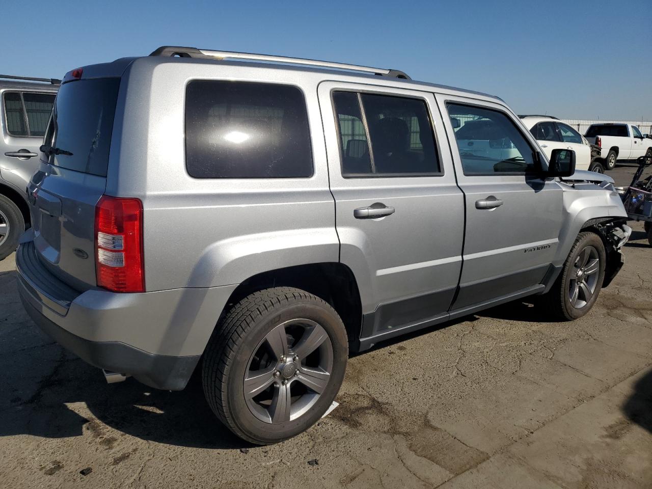 2017 Jeep Liberty (Patriot) - Image 3
